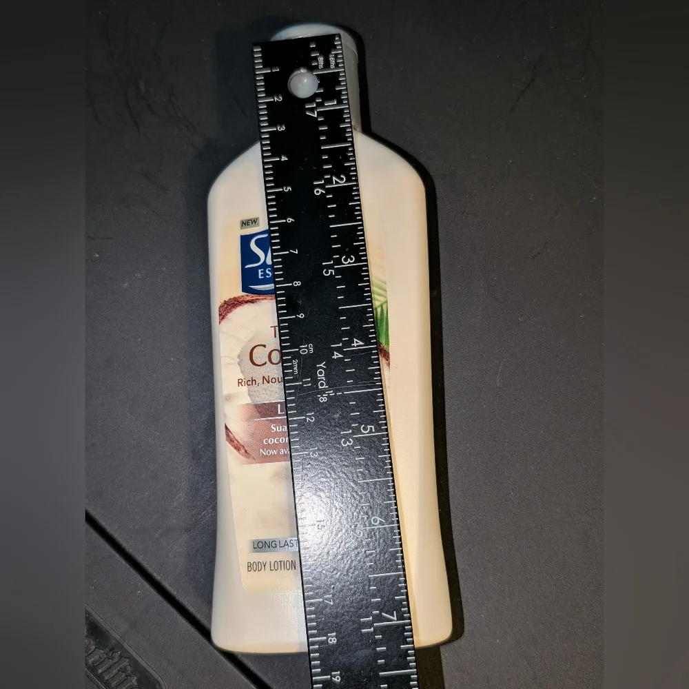 NWOT Suave Essentials Tropical Coconut Body Lotion 10oz
